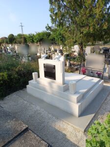 Hagyományos Műkő síremlék